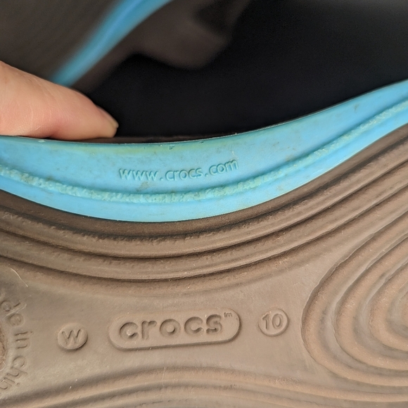 Crocs women's brown sandals shoes beach open toe backless Sz 10 - Picture 6 of 7